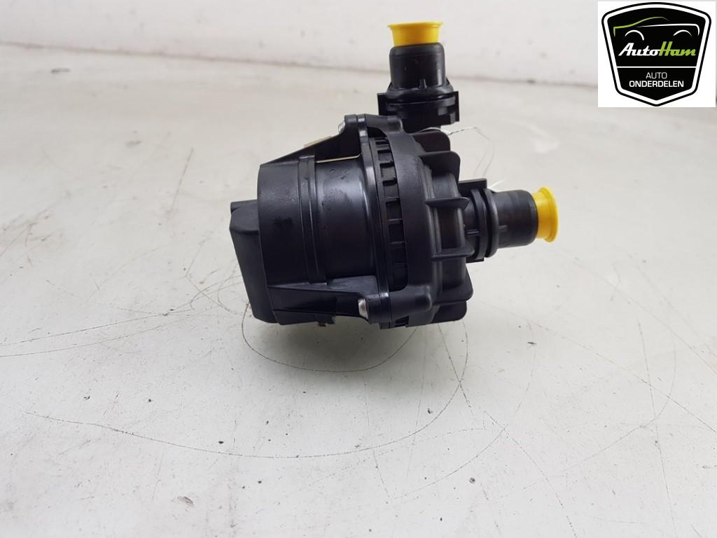 EXTRA WATERPOMP Range Rover V (LK) (|N9X28501BA|LR165569|), Gebruikt, Land Rover