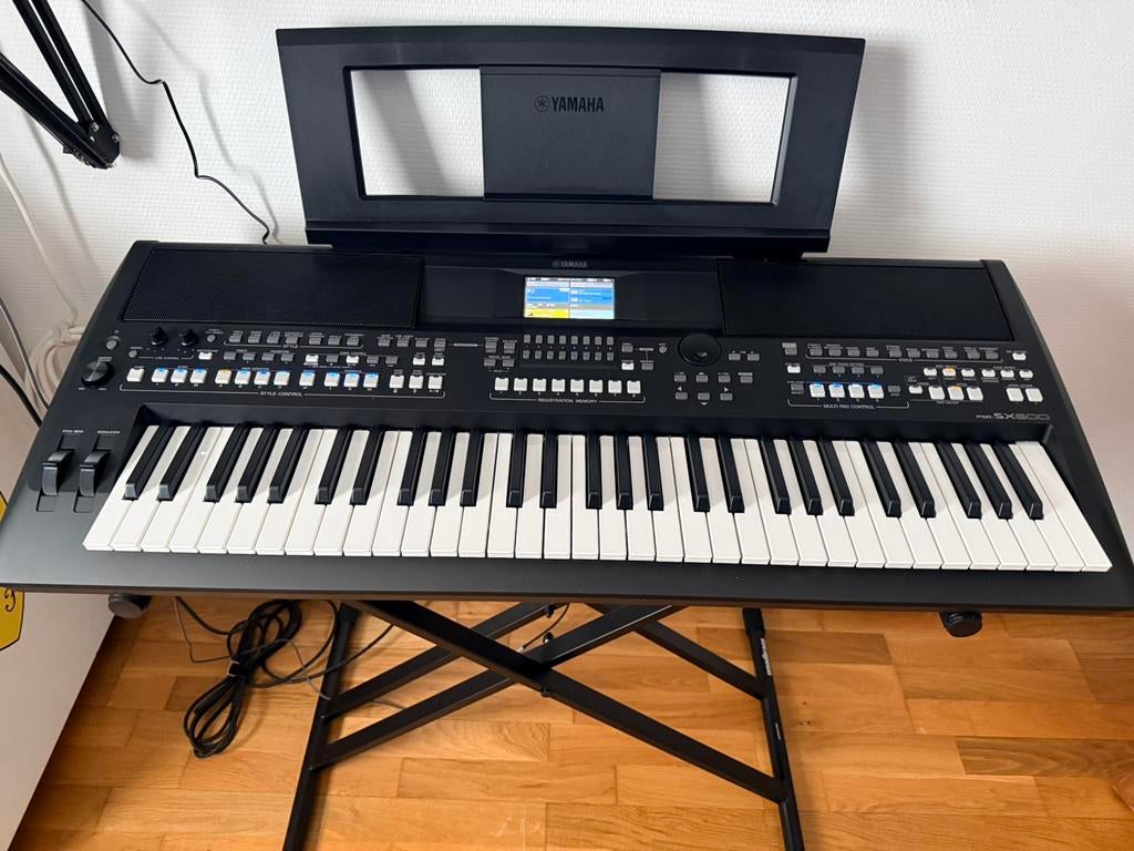 Yamaha PSR SX 600, Muziek en Instrumenten, Keyboards, Ophalen, Zo goed als nieuw, Yamaha