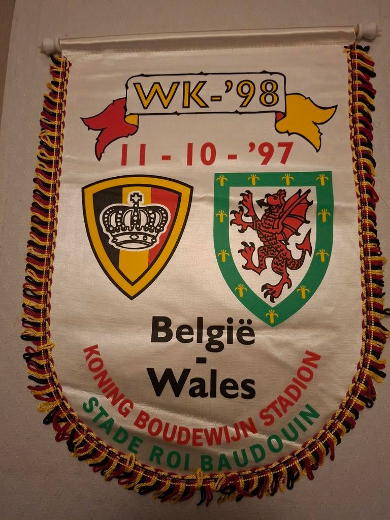Wimpel wk98 Belgie - Wales, Verzamelen, Sportartikelen en Voetbal, Ophalen of Verzenden