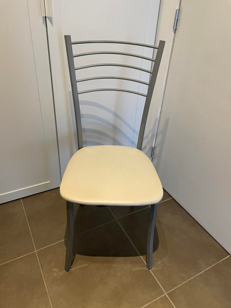 Gratis set van 4 stoelen, Huis en Inrichting, Ophalen, Gebruikt, Wit, Vier