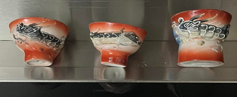 3 verres à saké en porcelaine, Enlèvement