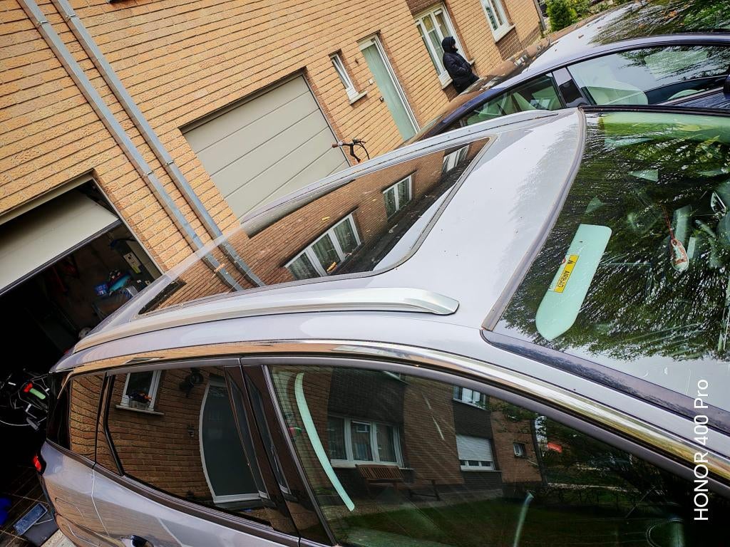 Peugeot 3008 Allure 1.6 Bluehdi 115 pk  € 11.500, Auto's, Leder, 5 deurs, Particulier, SUV of Terreinwagen