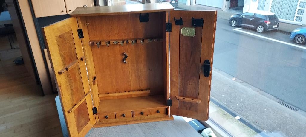 oud en zeldzaam Peugeot kastje voor werkmateriaal, Antiquités & Art, Antiquités | Outils & Instruments, Enlèvement