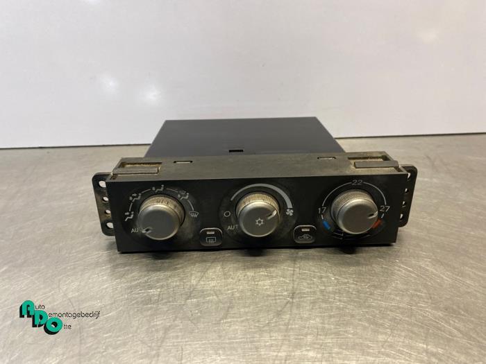 Kachel Bedieningspaneel van een Mitsubishi Pajero (Pajero 00, Gebruikt, -, -, Ophalen of Verzenden