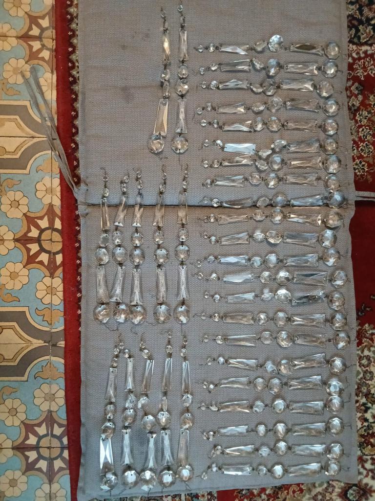 34 geslepen glazen kroonluchter hangers, Antiek en Kunst, Ophalen