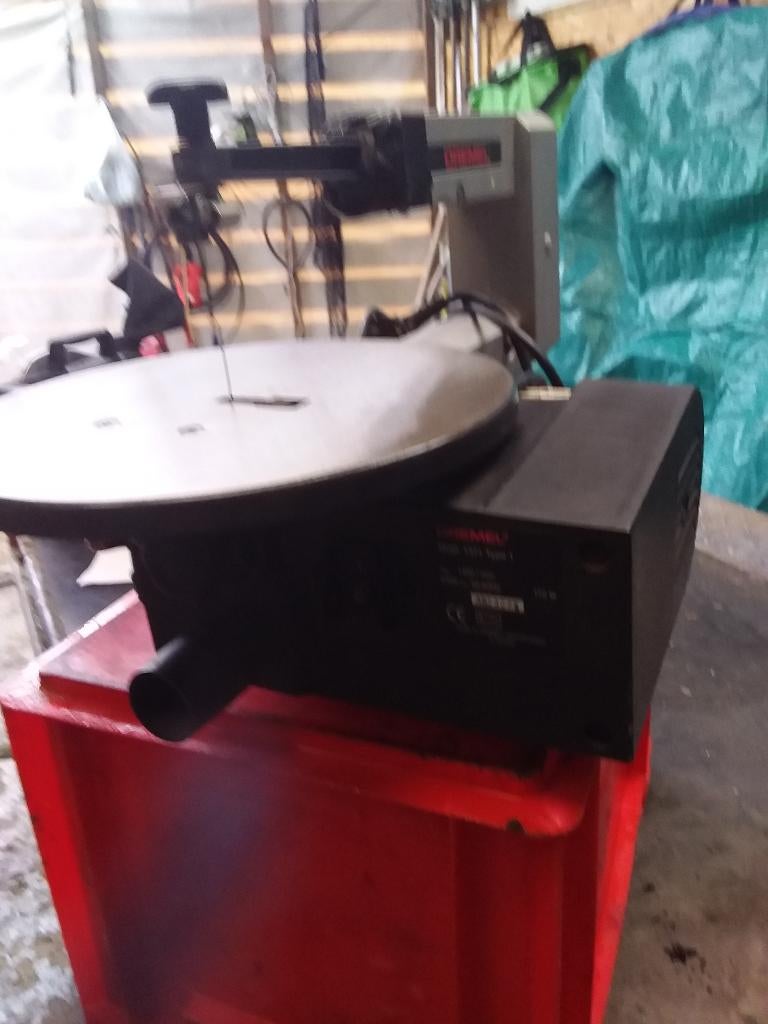 Scie chantourner, Bricolage & Construction, 600 à 1200 watts, Dremel, 30 à 70 mm, Enlèvement