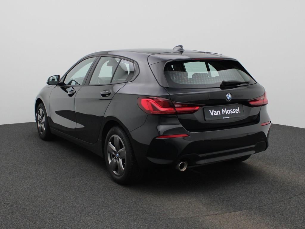 BMW 1 Reeks Hatch 116i (80 kW) NAVI | CARPLAY | LED, Auto's, BMW, Voorwielaandrijving, Gebruikt, Zwart, 3 cilinders