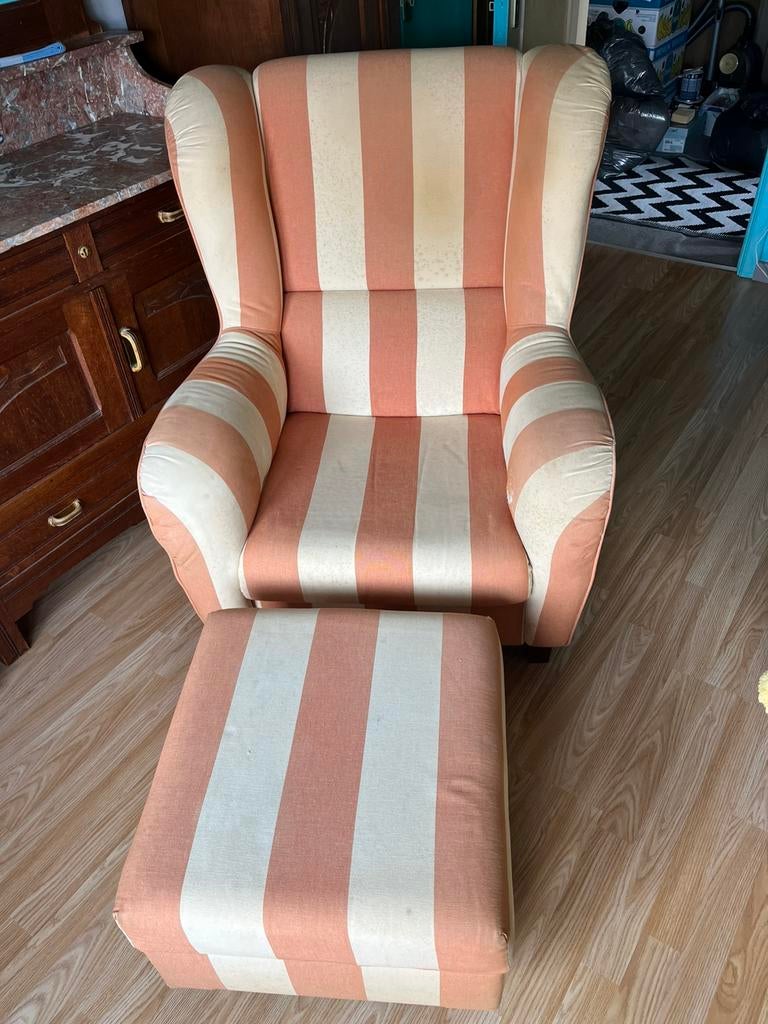 Fauteuil avec repose-pieds, 75 à 100 cm, Enlèvement, Utilisé, Tissus