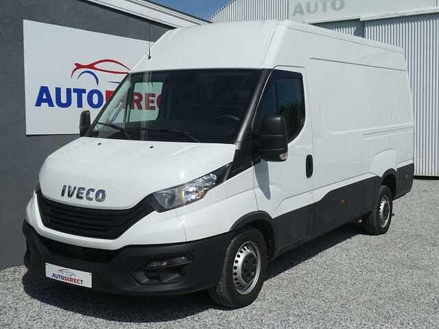Iveco Daily 2.3D 35-140 L3H2 Airco, Bluetooth * 20650+Tva *, Auto's, Bestelwagens en Lichte vracht, 2287 cc, Iveco, Wit, Bedrijf