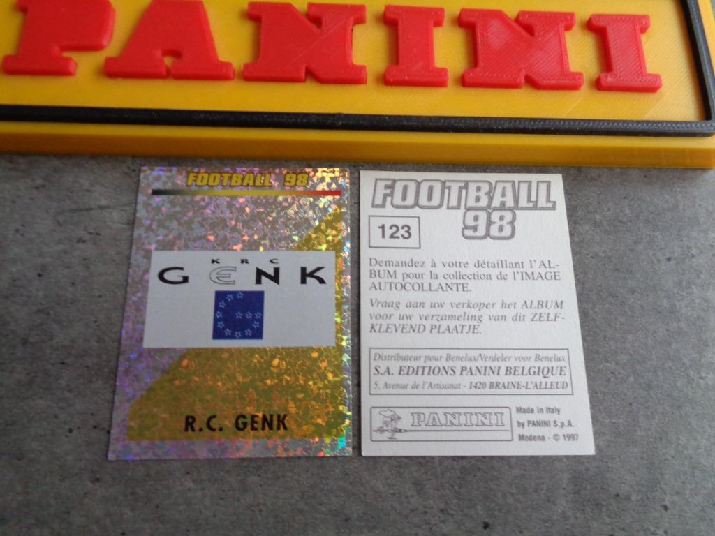 PANINI FOOTBALL 98 STICKER  RC GENK EMBLEEM, Verzenden, Sticker