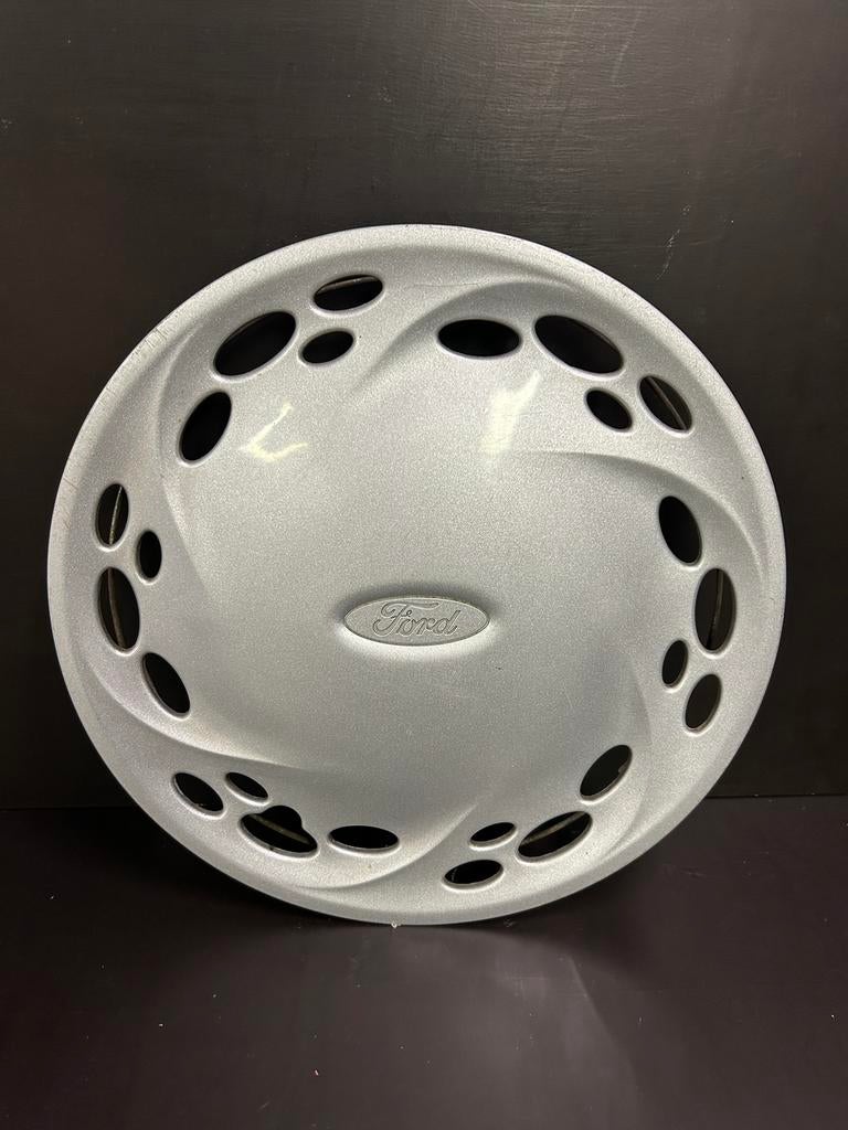 1 enjoliveur Ford fiesta ka 13", Utilisé