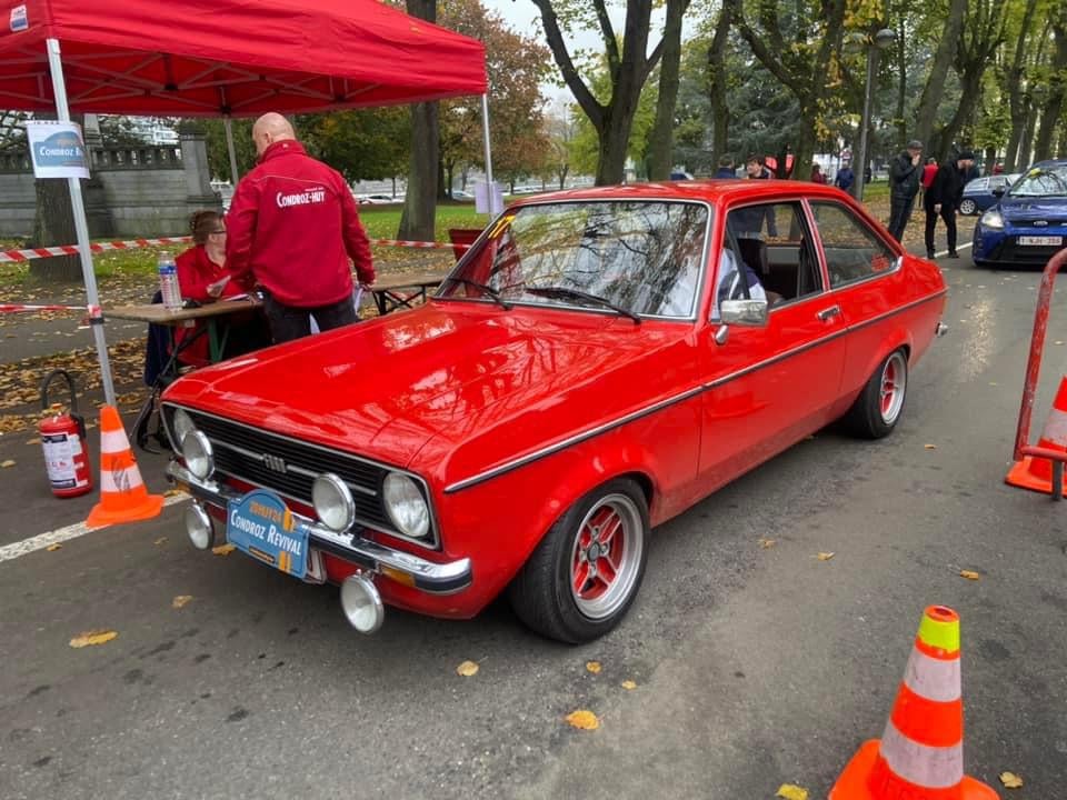 Ford Escort Mk2 + lege garage., Auto's, Oldtimers, Particulier, Ford, Benzine, Berline, 3 deurs, Handgeschakeld, Rood, Bruin, Stof