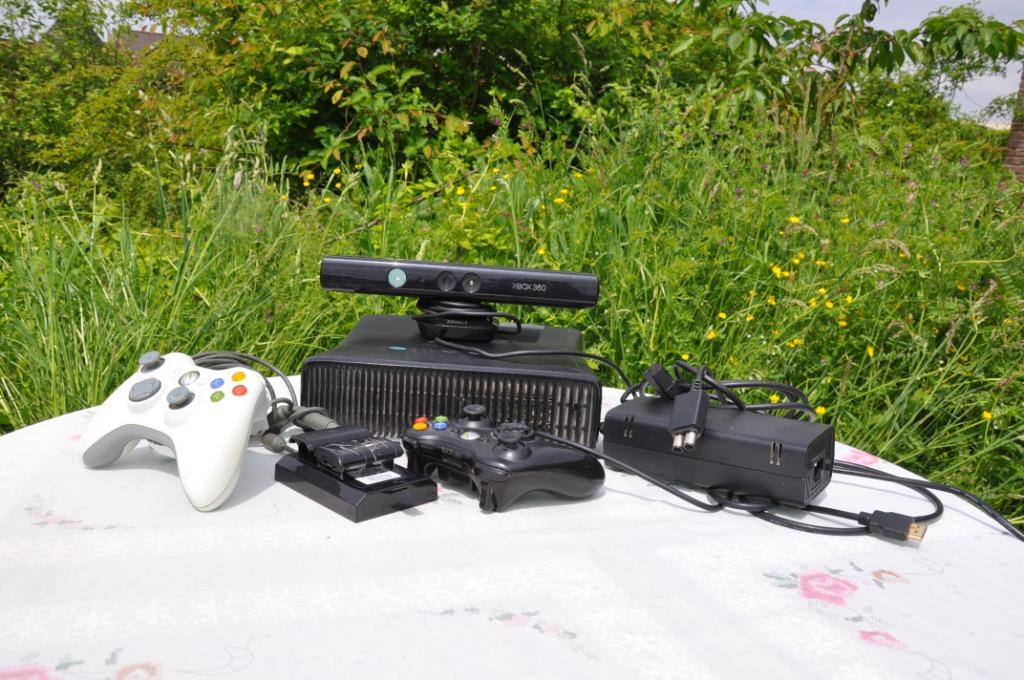 console xbox 360 + accessoires et jeux, Enlèvement ou Envoi, Utilisé, Avec 3 manettes ou plus, Avec jeux