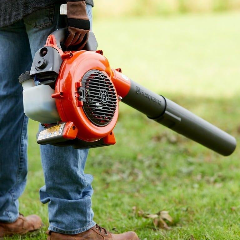 Husqvarna 125BVX blazer/stofzuiger, Ophalen, Benzine, Handgedragen, Zo goed als nieuw