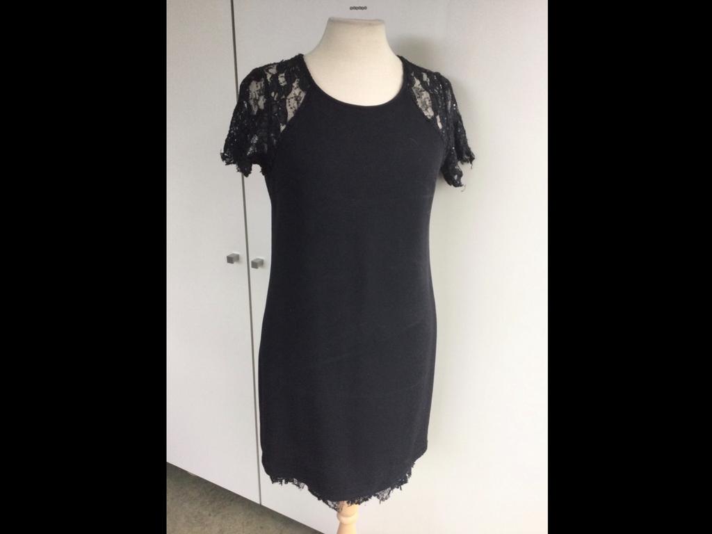 Robe noire avec dentelle Amélie # Amélie, Enlèvement ou Envoi, Porté, Amélie & Amélie, Noir