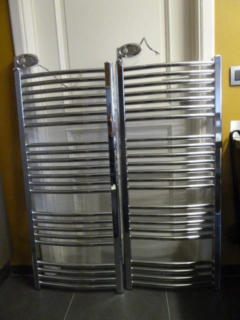 Badkamerradiatoren (2) chroom, Ophalen, Zo goed als nieuw, Chroom, Overige typen