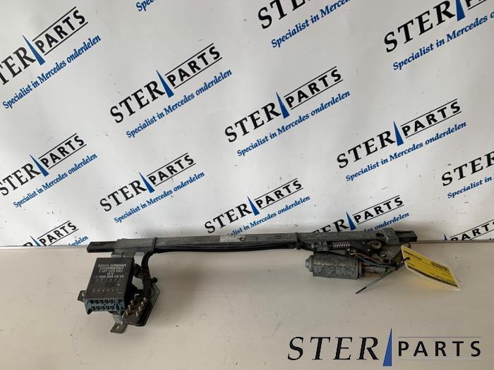 Gordelaangever links van een Mercedes E-Klasse, Auto-onderdelen, Interieur en Bekleding, Mercedes-Benz, Gebruikt, 3 maanden garantie