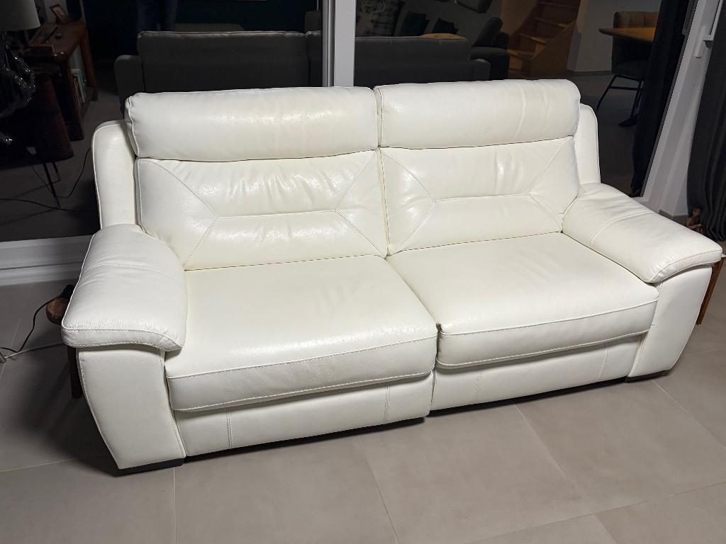 Canapé elec. HTL en cuir blanc – 2,5 places – état impec., Maison & Meubles, Moins de 150 cm, Banc droit, Enlèvement, Neuf