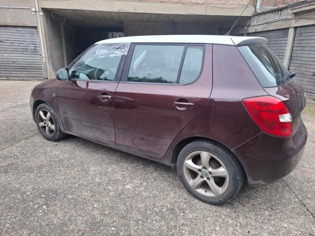 SKODA FABIA 1.2 TDI  AVEC UNE PARTIE 1 DE CARTE DE GRIS, Autos, Skoda, Euro 5, Achat, Entreprise, Boîte manuelle