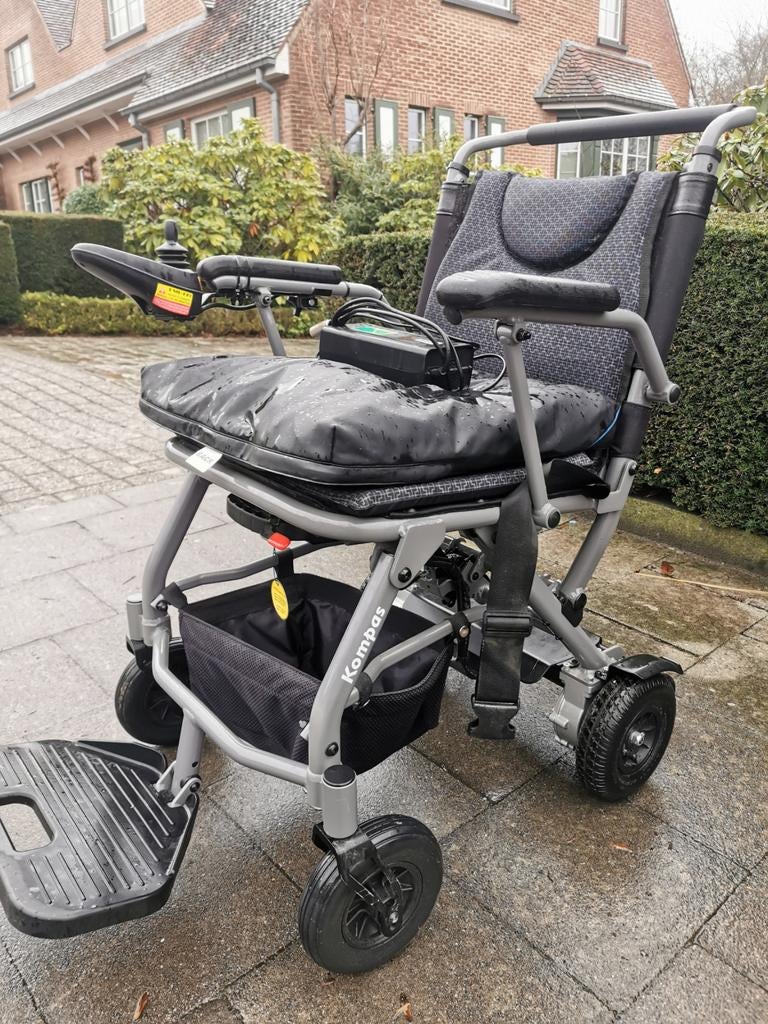 Elektrische rolstoel invacare kompas meer info 0488826971, Diversen, Rolstoelen, Ophalen of Verzenden, Inklapbaar, Zo goed als nieuw