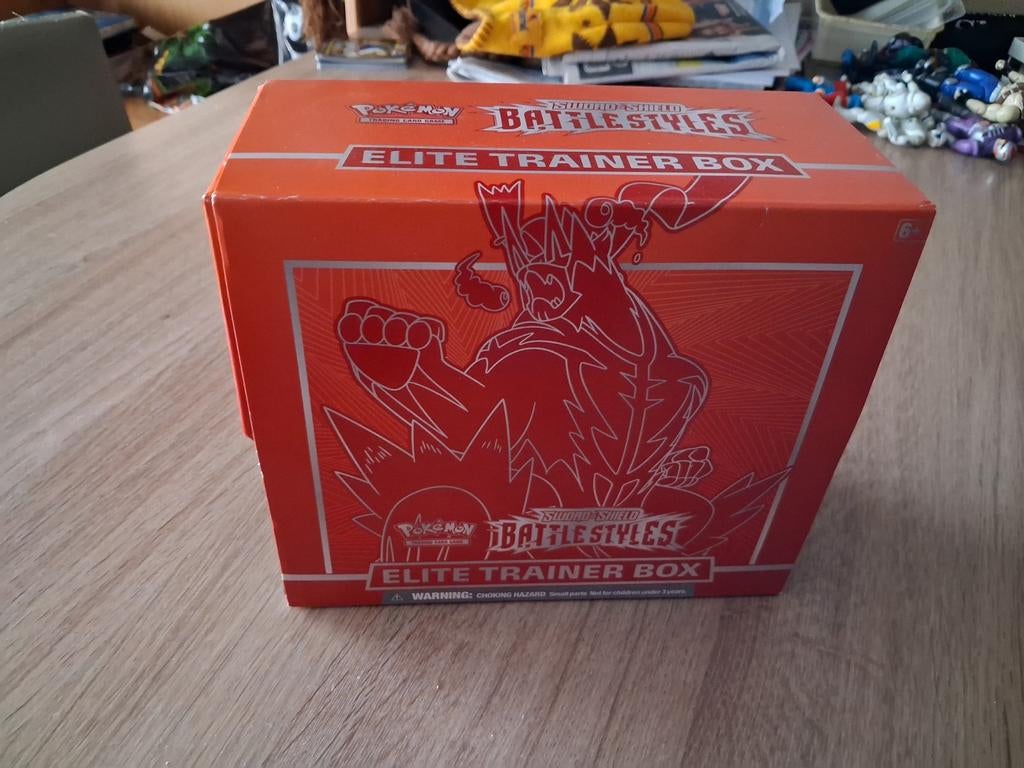 Pokémon Battle Styles Elite Trainer Box Single Strike, Hobby en Vrije tijd, Verzamelkaartspellen | Pokémon, Ophalen of Verzenden
