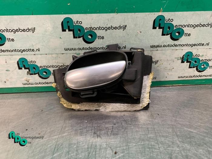 Poignée portière 2portes droite d'un Peugeot 206 (206 98-), -, 3 mois de garantie, Utilisé, -