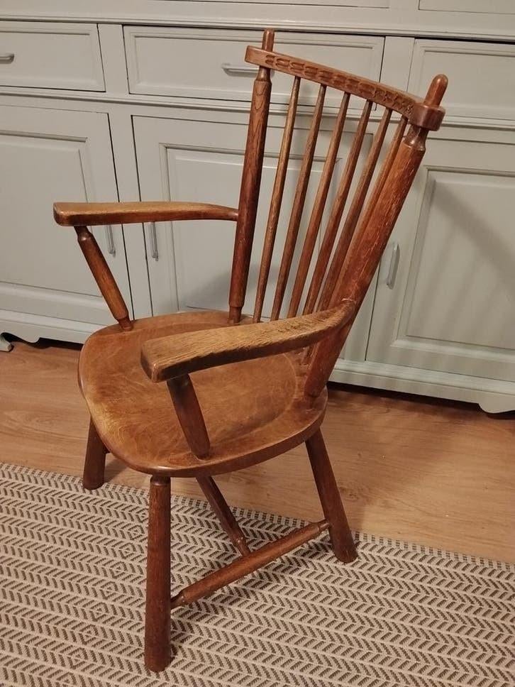 Vintage houten spijlenstoel, Huis en Inrichting, Ophalen, Gebruikt, Bruin, Klassiek retro