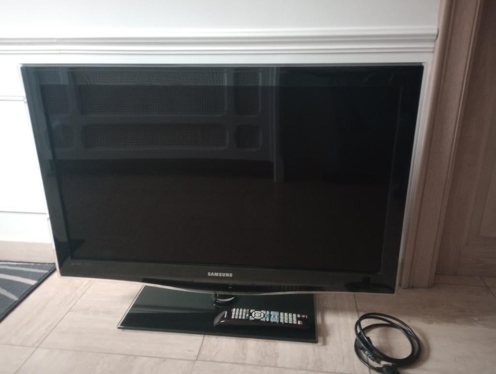 TV 37", TV, Hi-fi & Vidéo, Télévisions, Moins de 40 cm, LCD, Utilisé, Samsung