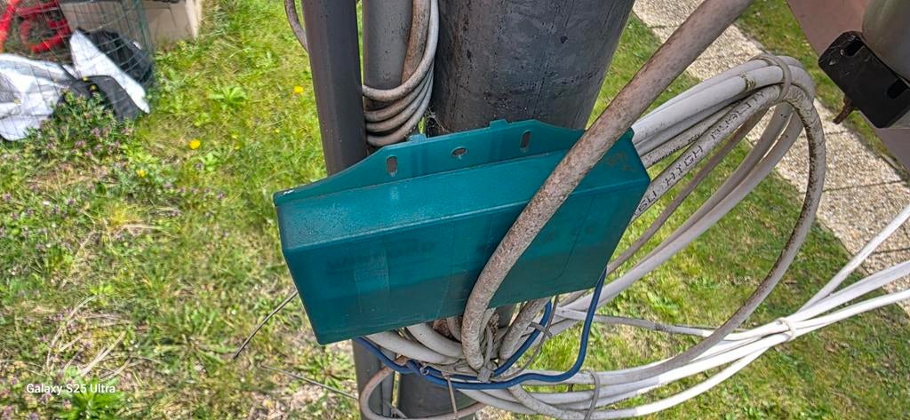 Schotelantenne met 4 LNB en paal Zink, Audio, Tv en Foto, Schotelantennes, Ophalen