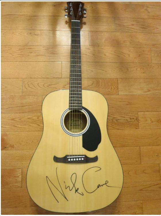 Gesigneerde Gitaar Nick Cave (met COA attesten van origine), Ophalen of Verzenden, Nieuw, Western- of Steelstringgitaar, Met koffer