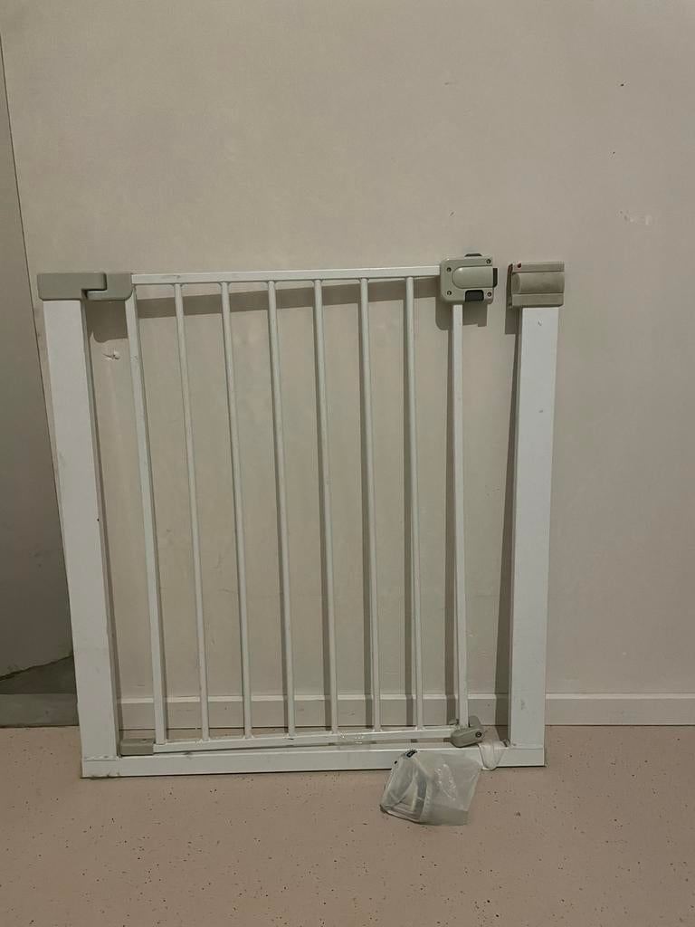 Traphekje voor kind of huisdier, Ophalen, Gebruikt, Klemhekje, Metaal of IJzer