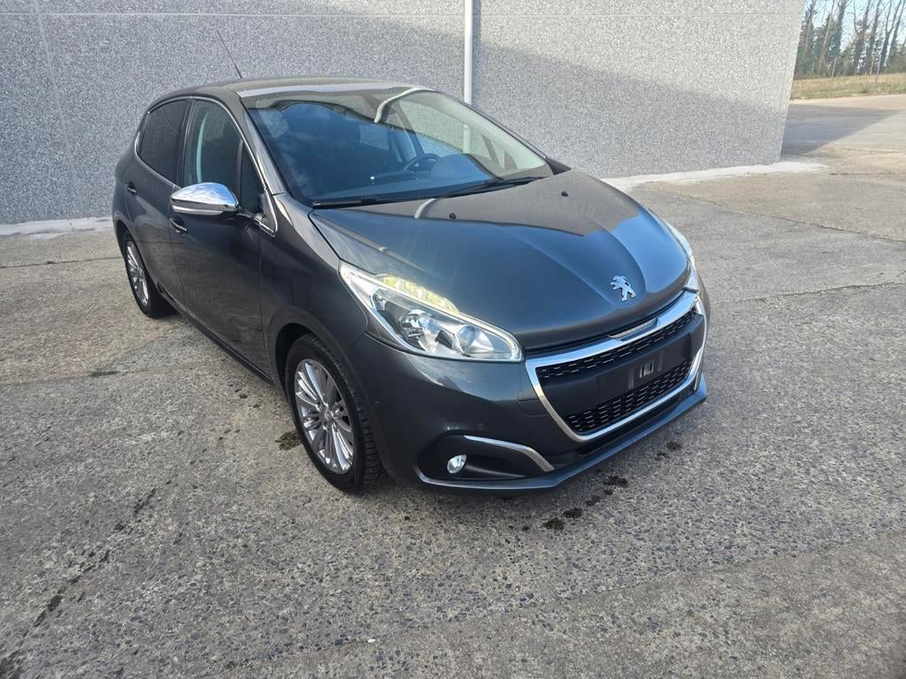 Peugeot 208 automatique, Autos, Achat, Carnet d'entretien, Toit panoramique, Automatique