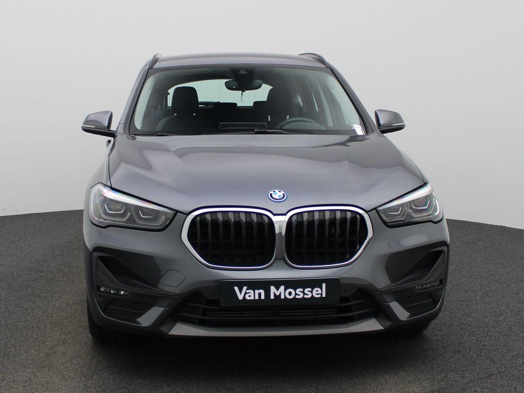 BMW X1 xDrive25e (162 kW) HUD | LEDER | LED | CAM. | Carplay, Auto's, Gebruikt, Traction-control, 1820 kg, Plug-in hybride