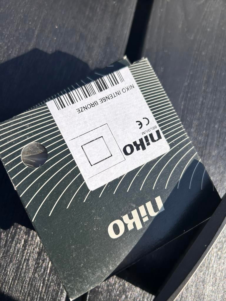 Afdekplaatjes Niko intense bronze, Ophalen, Nieuw, Stopcontact