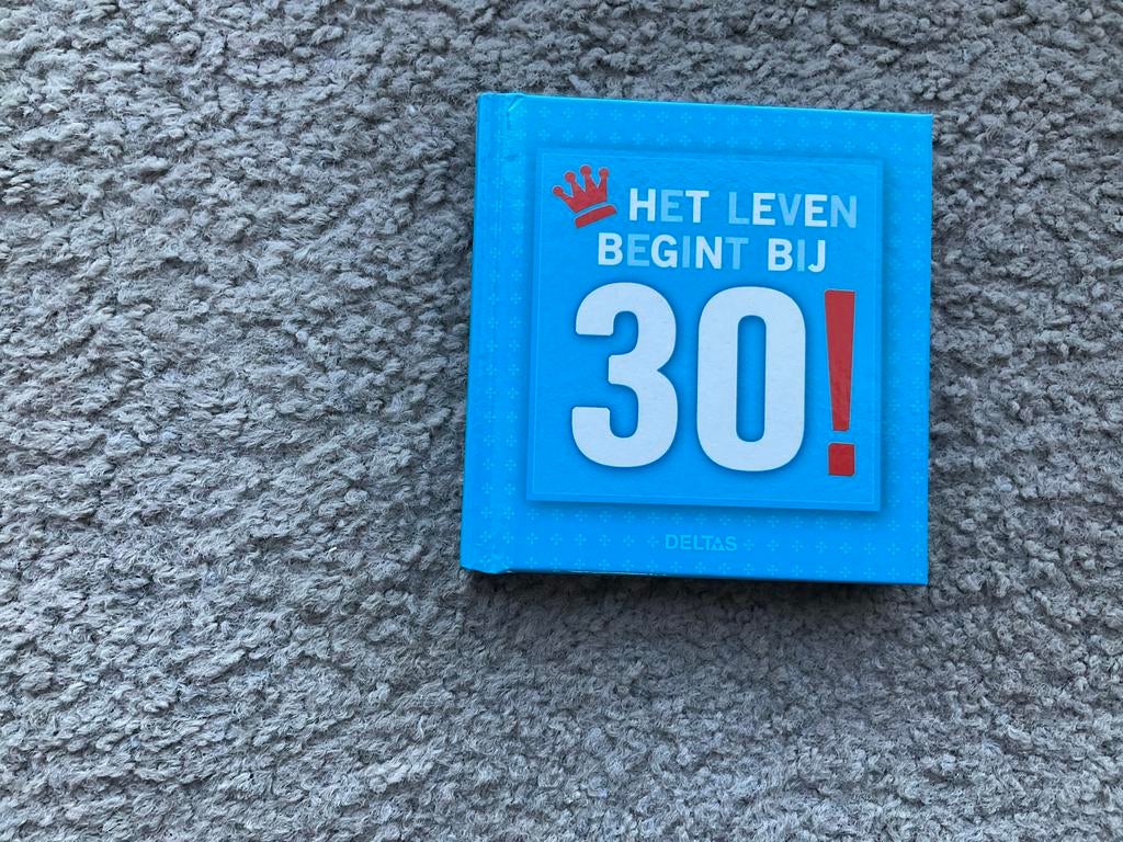 Het leven begint bij 30! Nieuw!, Boeken, Chicklit, Ophalen of Verzenden, Zo goed als nieuw