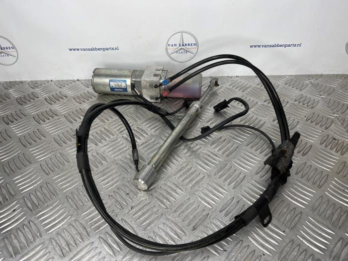 Pompe hydraulique d'un Mercedes CL, -, 3 mois de garantie, Utilisé, -