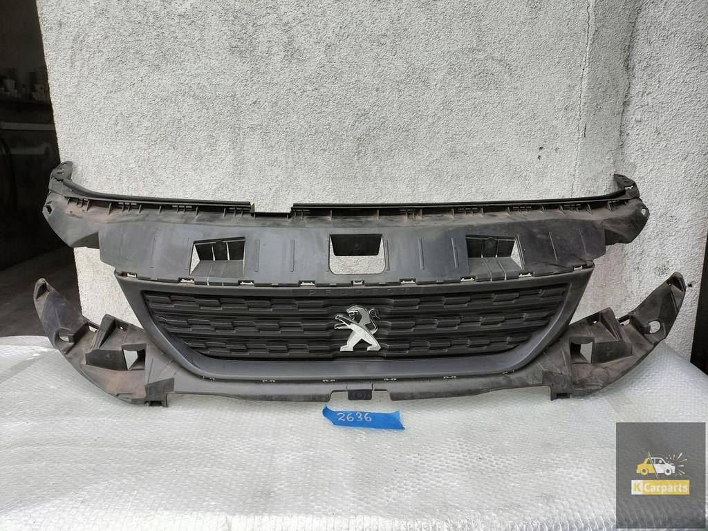 9818281980, PEUGEOT PARTNER III GRILLE 9818281980, Taurusavenue 1
2132 LS  Hoofddorp, NL, Gebruikt, Contact.group@renault.com