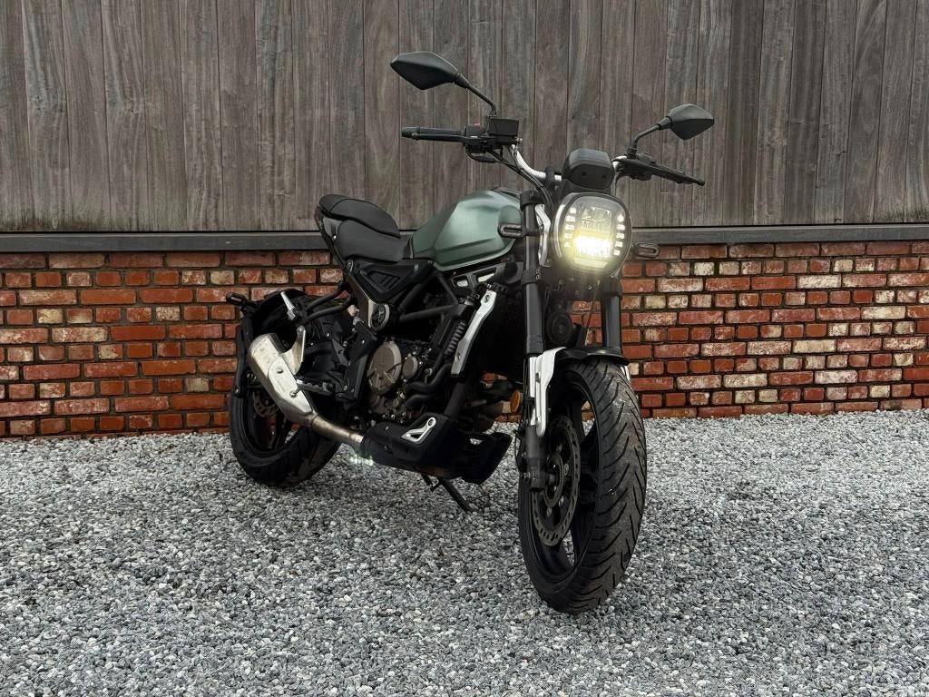 voge 300AC/2021/3700km/led/1e eigenaar/belgisch/18,20kw