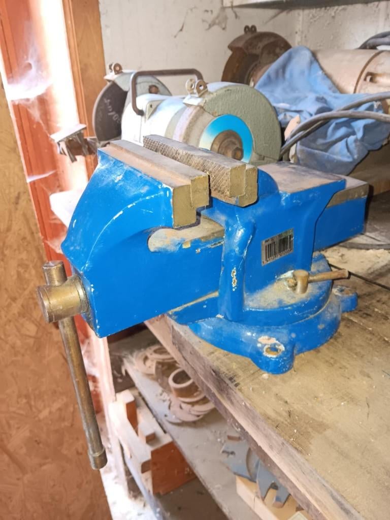 etau pour établi, Bricolage & Construction, Enlèvement, Étau