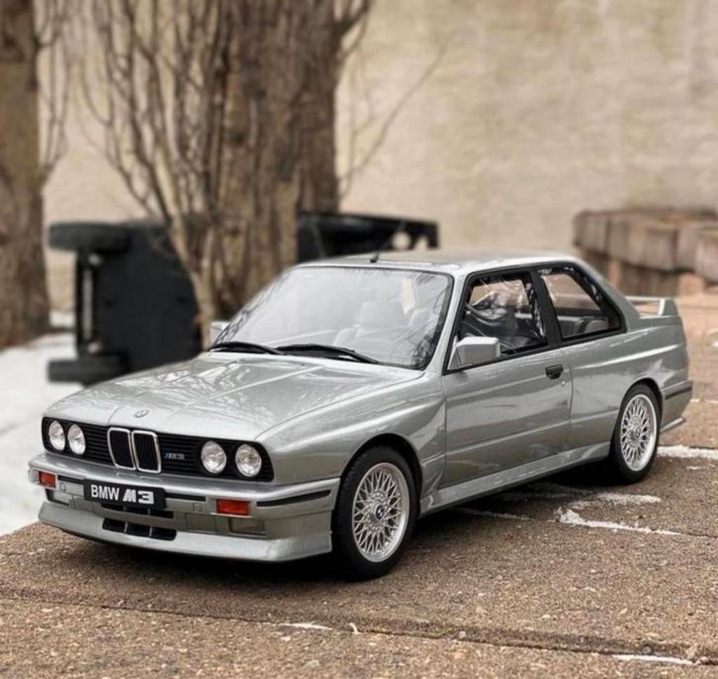 Ottomobile BMW M3 E30 1:12, Hobby & Loisirs créatifs, Voitures miniatures | 1:5 à 1:12, Enlèvement, Neuf, 1:9 à 1:12, Voiture