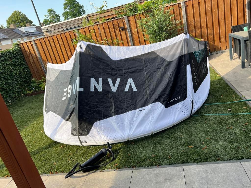 Cerf-volant Vantage Vulture Gen 4 de 9 m, Enlèvement ou Envoi, 9 m², Comme neuf, Pas de planche