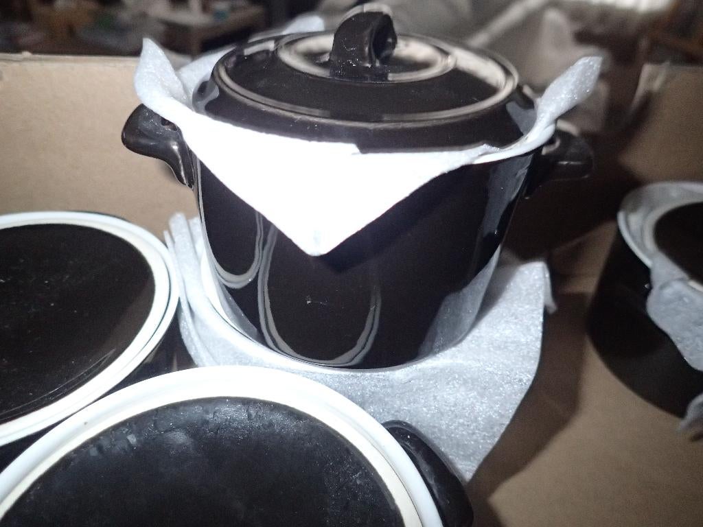 9 oven potjes zwart in perfecte nieuwe staat, Huis en Inrichting, Keuken | Potten en Pannen, Ophalen of Verzenden, Nieuw, Overige materialen