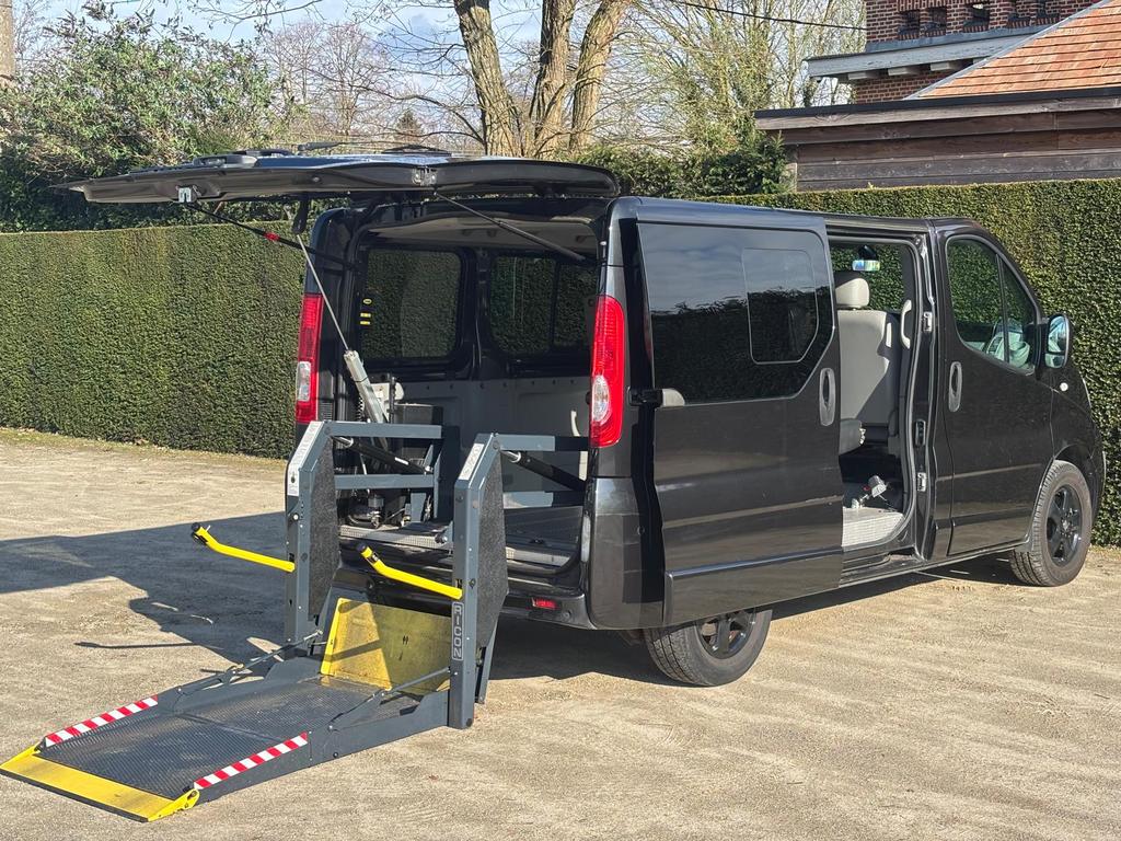 Opel Vivaro 2.0 CDTI * AUTOMATIQUE * Personnalisé handicapé/, Autos, Euro 5, Vivaro, Carnet d'entretien, Diesel