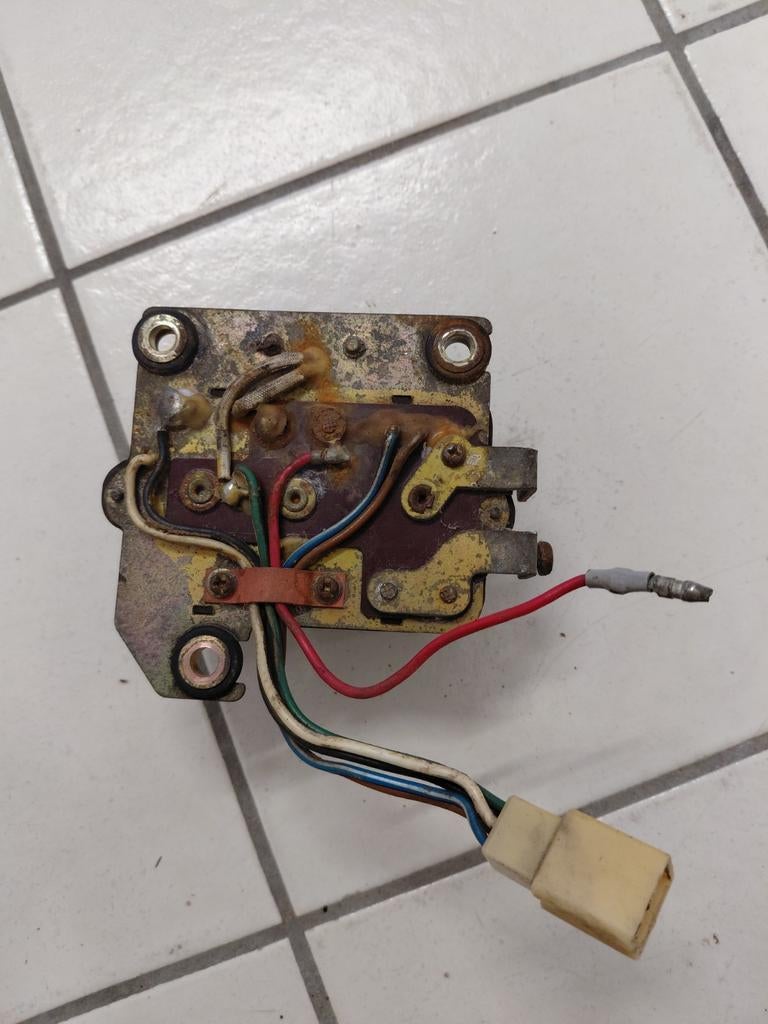 Régulateur de tension et redresseur Yamaha RD 200  Bj1973 ., Motos, Enlèvement