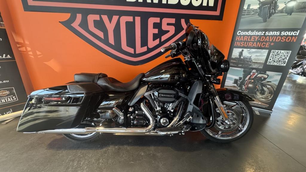 Harley-Davidson Chopper street glide cvo (bj 2015), Motoren, Motoren | Harley-Davidson, Overig, ABS, Cruise Control