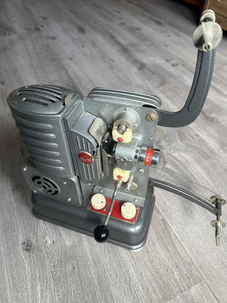 Différents projecteurs & cameras de cinema 1950- Sur demande, Enlèvement, 1940 à 1960, Caméra