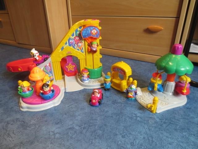 FISHER PRICE LITTLE PEOPLE kermis autobaan € 18,00, Enlèvement