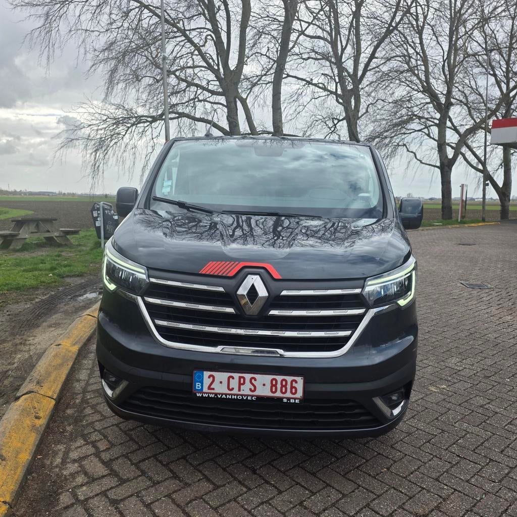 Prachtige Renault Trafic Red Edition Exclusive Automaat 2022, Auto's, 1970 cc, Zwart, Bedrijf, Diesel