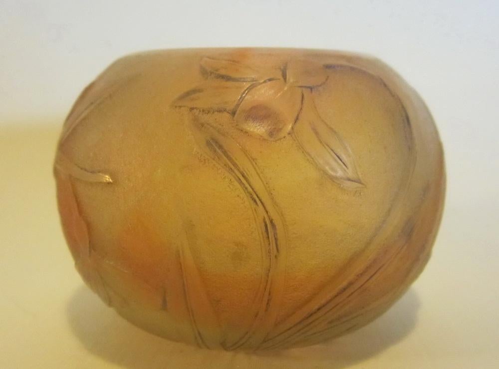 Vase Daum Nancy ancien en verre camée, Narcis vers 1910, Envoi