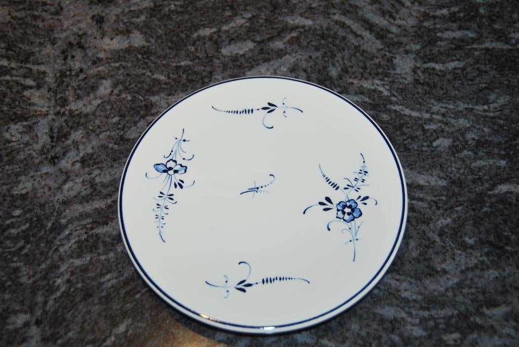 VILLEROY & BOCH LUXEMBOURG.  RARE SOUS PLAT., Antiquités & Art, Enlèvement ou Envoi